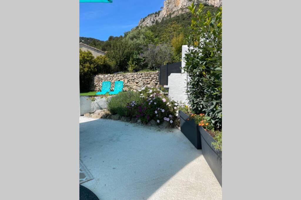 Maison avec jardin, parking entre mer et montagne Le Revest-le-Eaux Extérieur photo