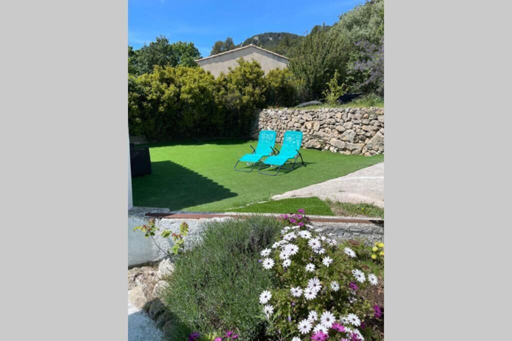 Maison avec jardin, parking entre mer et montagne Le Revest-le-Eaux Extérieur photo
