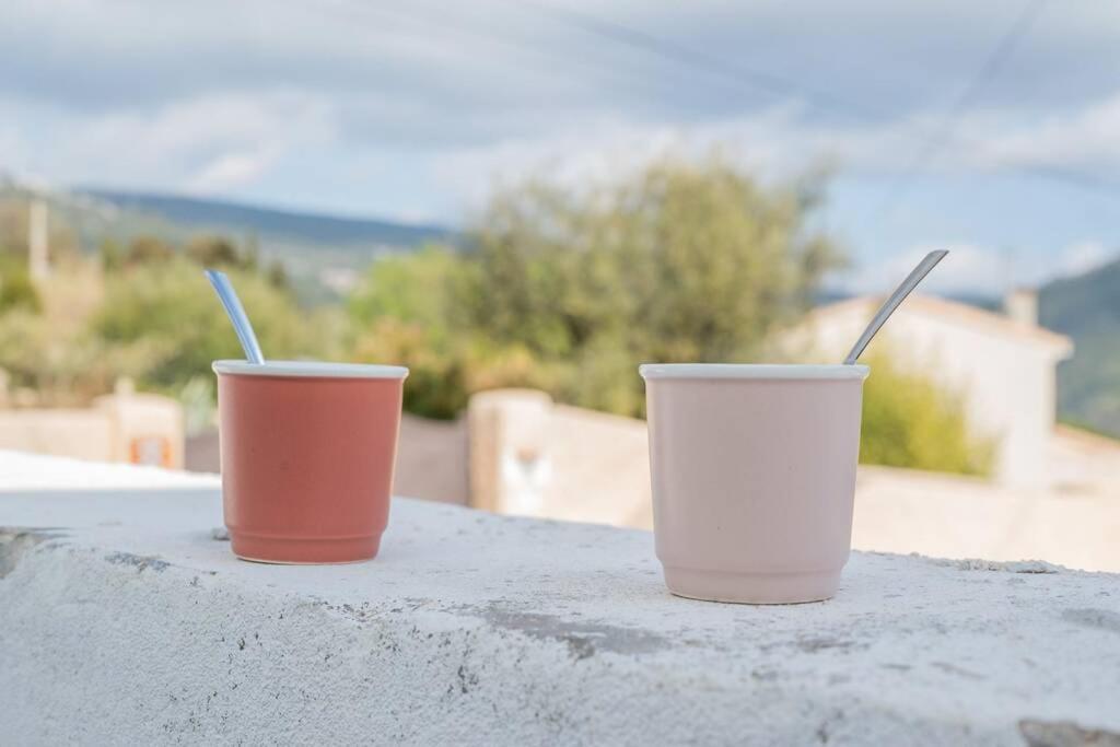 Maison avec jardin, parking entre mer et montagne Le Revest-le-Eaux Extérieur photo
