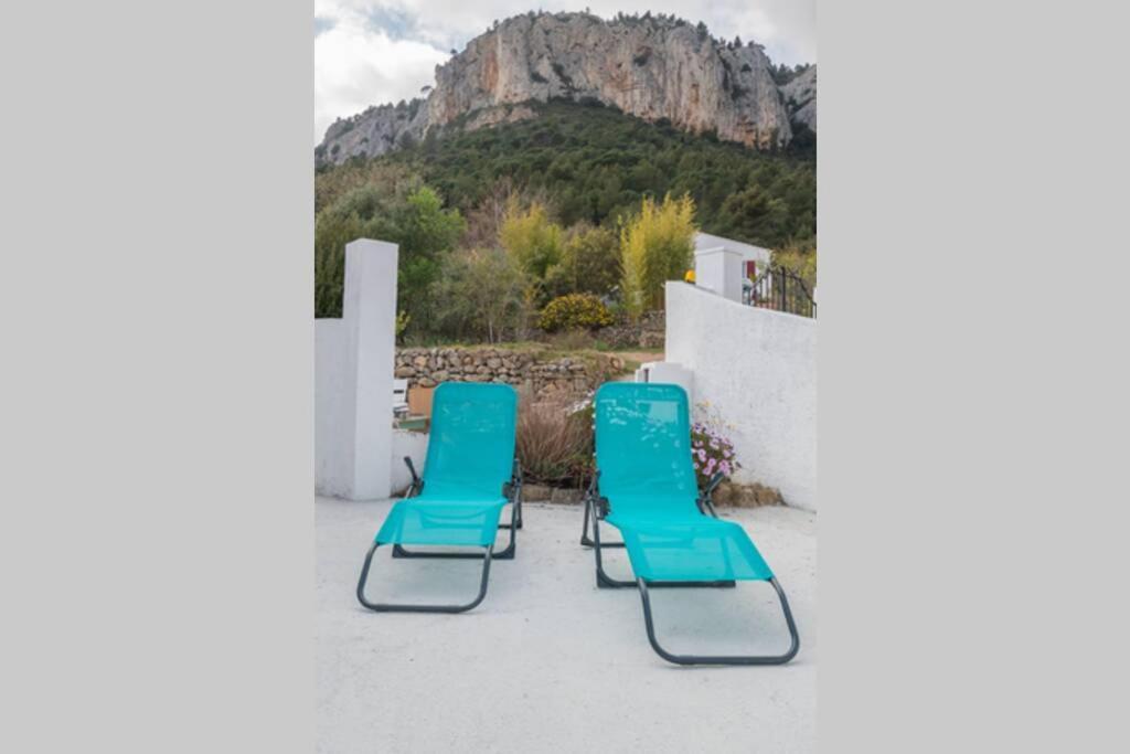 Maison avec jardin, parking entre mer et montagne Le Revest-le-Eaux Extérieur photo
