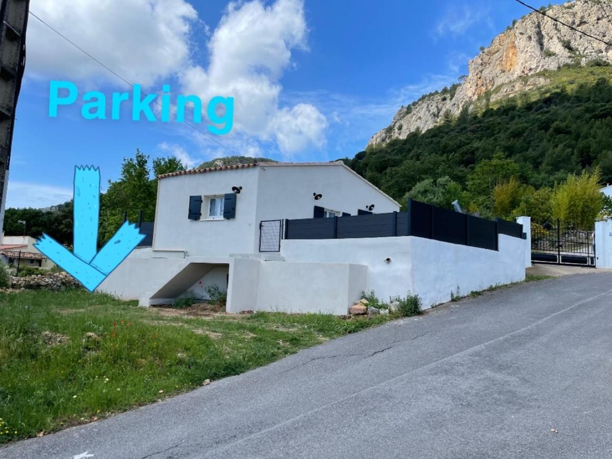 Maison avec jardin, parking entre mer et montagne Le Revest-le-Eaux Extérieur photo